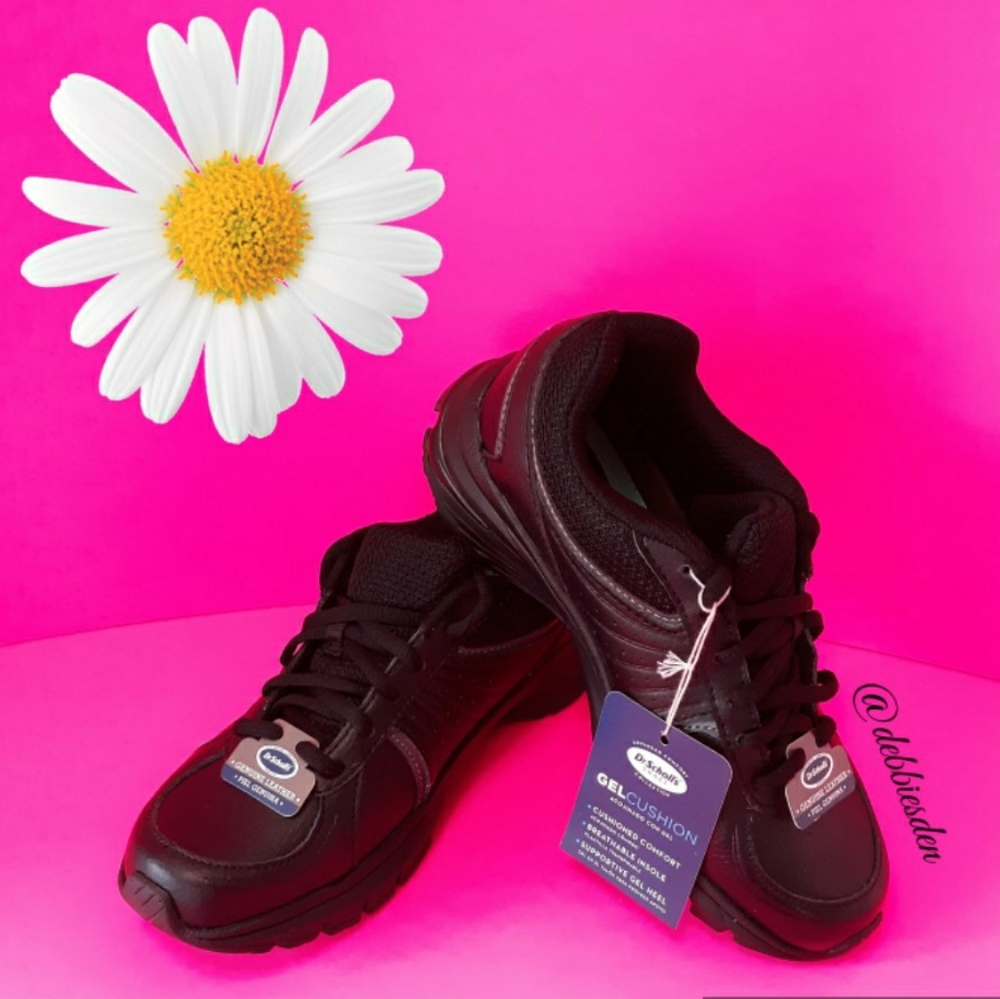Dr. Scholls Gel Cushion black gym shoes NWT